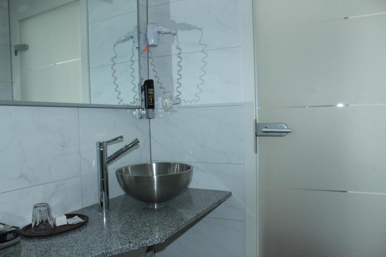 Rugs Hotel Duesseldorf Ngoại thất bức ảnh